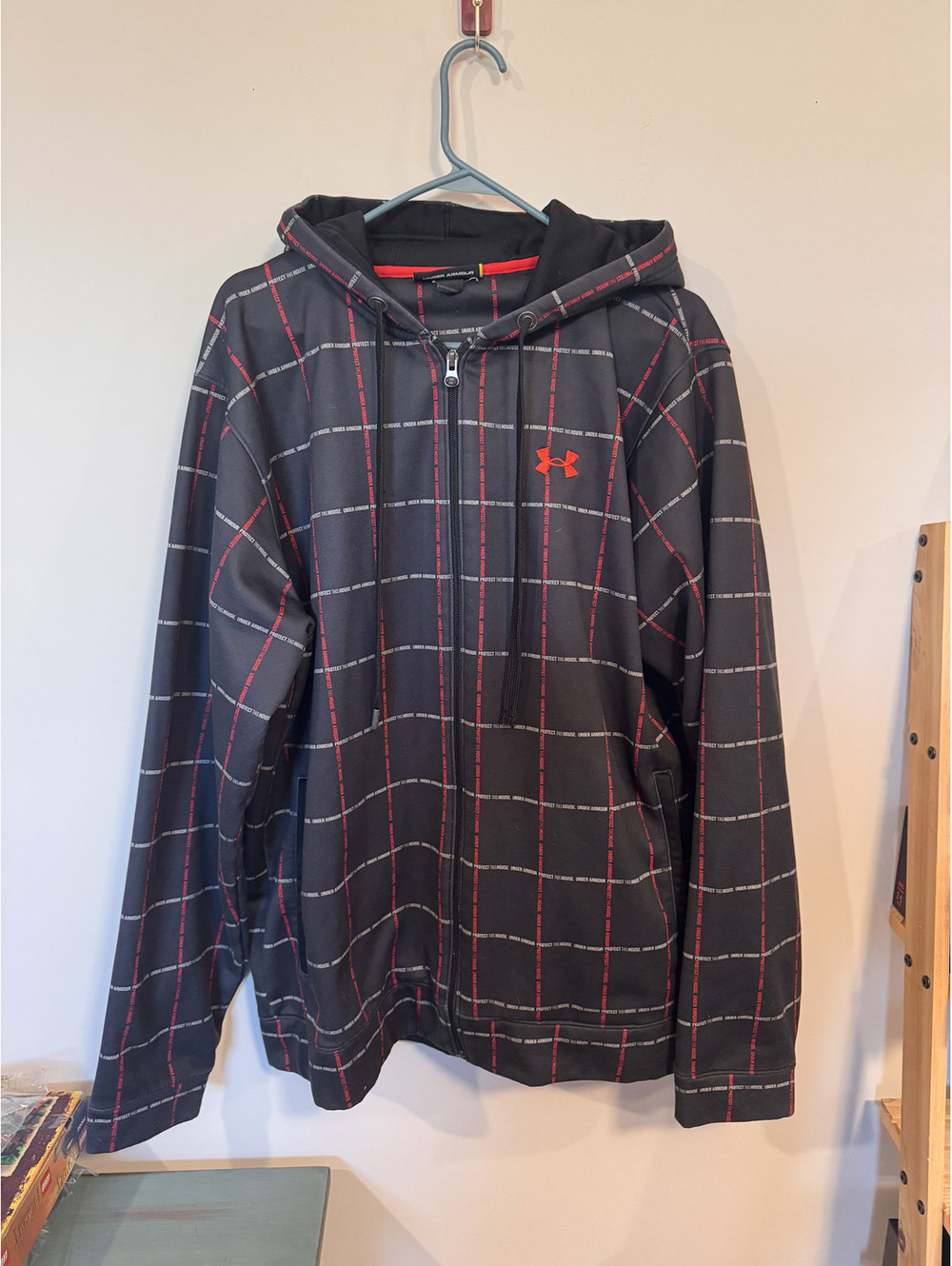 Under Armour Men Full Zip Hoodie Jacket Dark Gray Black Red Plaid Grid Logo XL